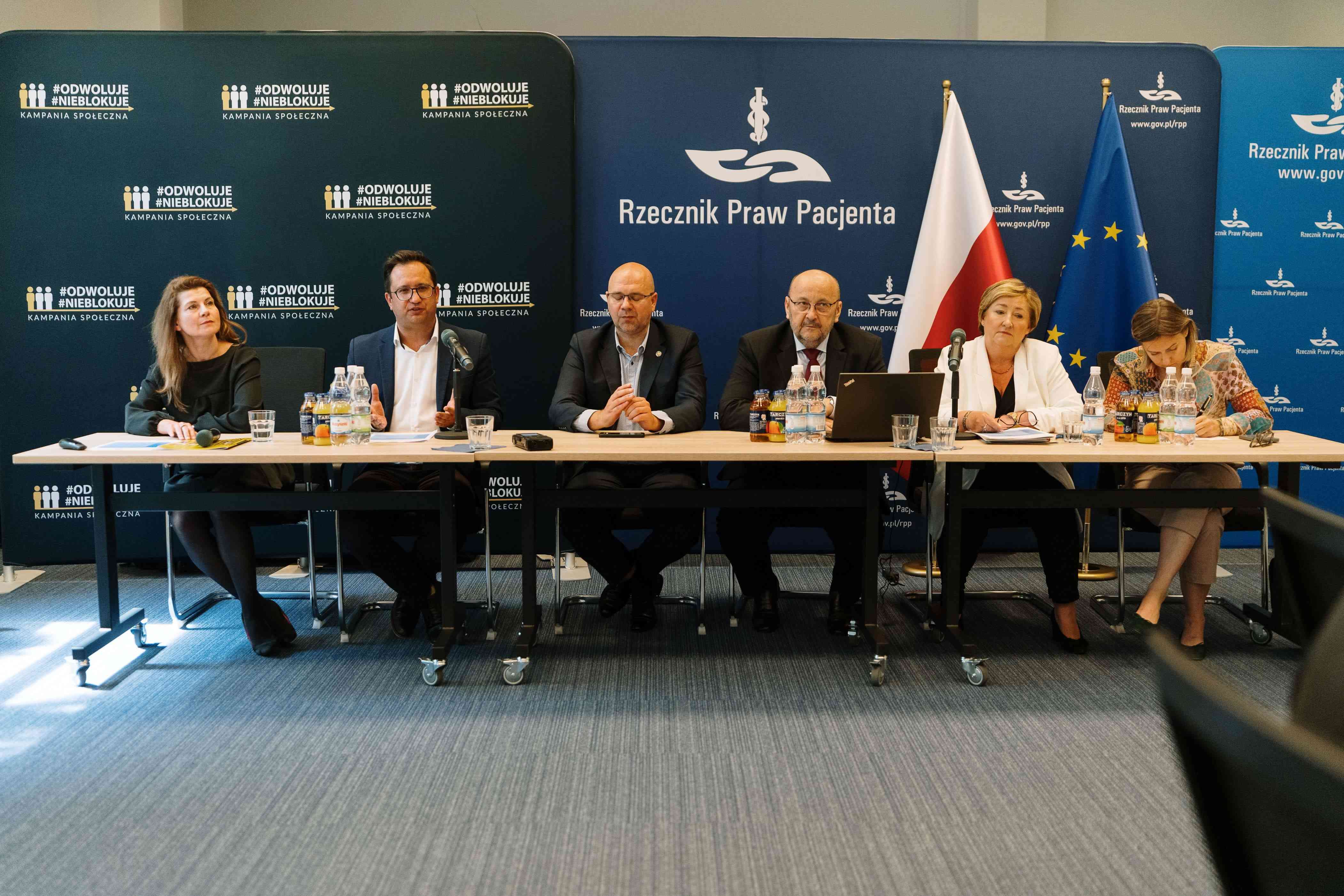Jak ułatwiać pacjentom odwołanie wizyt i skracać kolejki