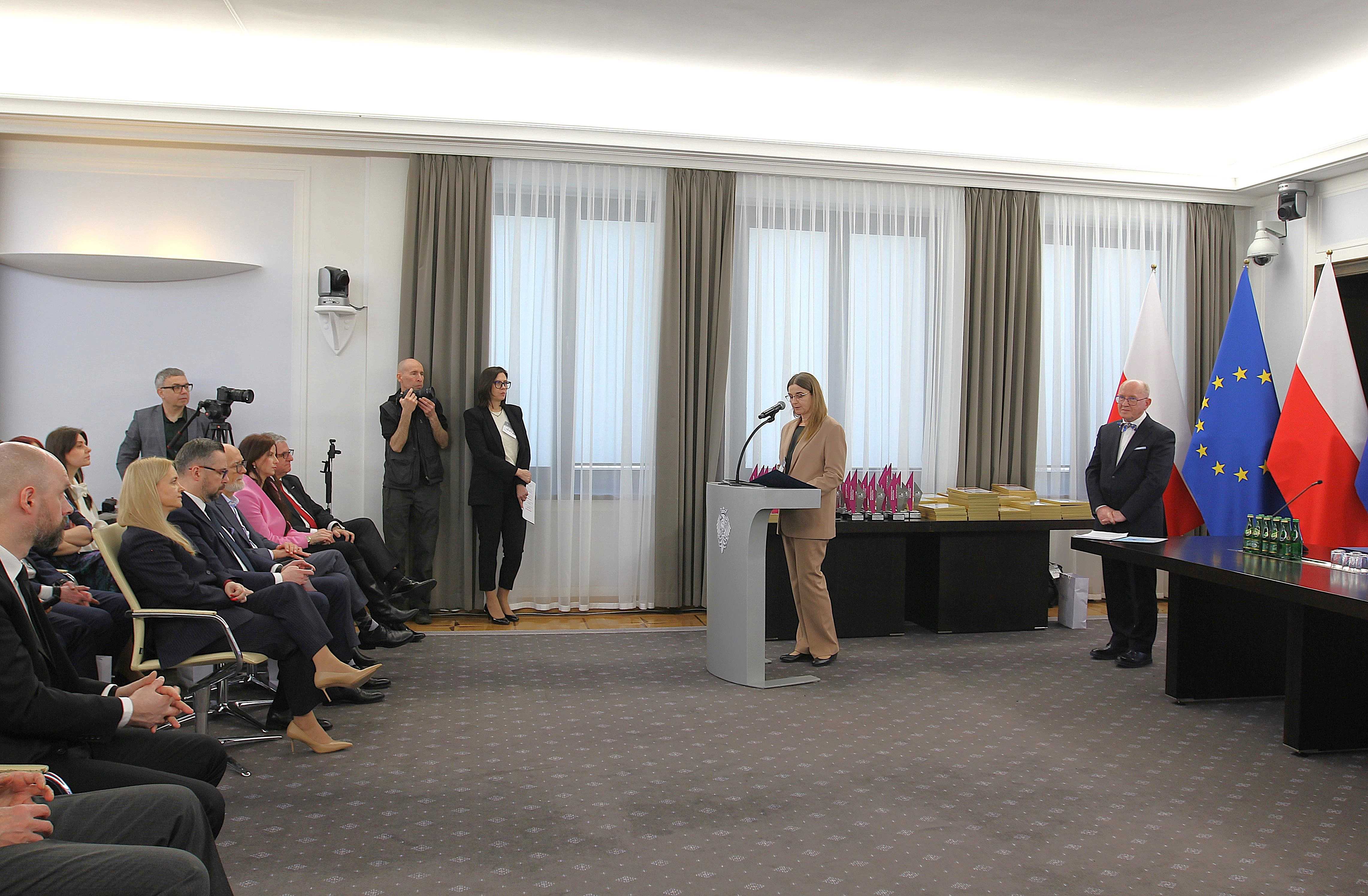 REKOMENDACJA 6.: Wczesne wykrywanie i leczenie chorób jamy ustnej